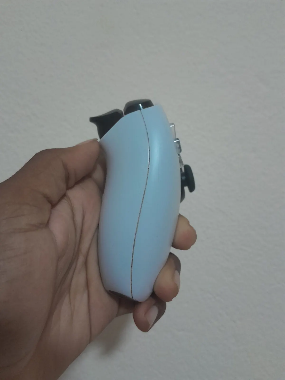 Photo 2/3 — Photo de l'annonce : Manette PS5 DualSense en très bon état — Sada (Loisirs)