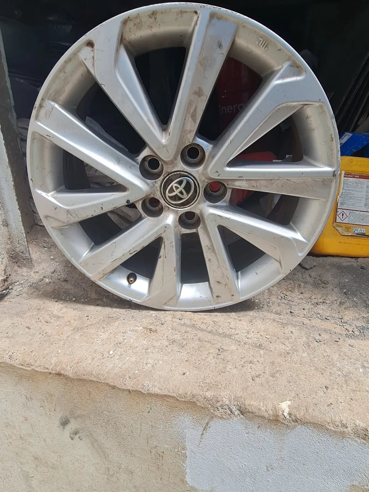 Photo 3/3 — Photo de l'annonce : Jante Toyota origine — Ouangani (Véhicules)