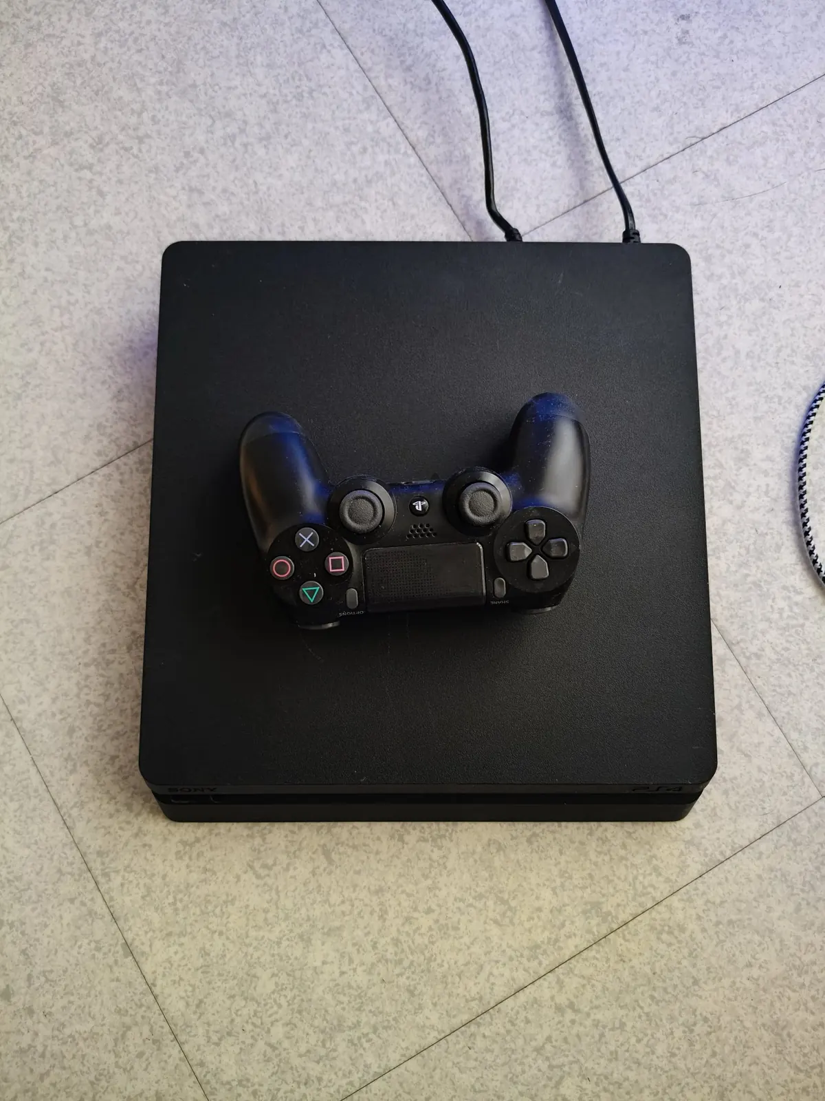 Photo 3/3 — Photo de l'annonce : Console PS4 — Mamoudzou · Mtsapéré (Loisirs)