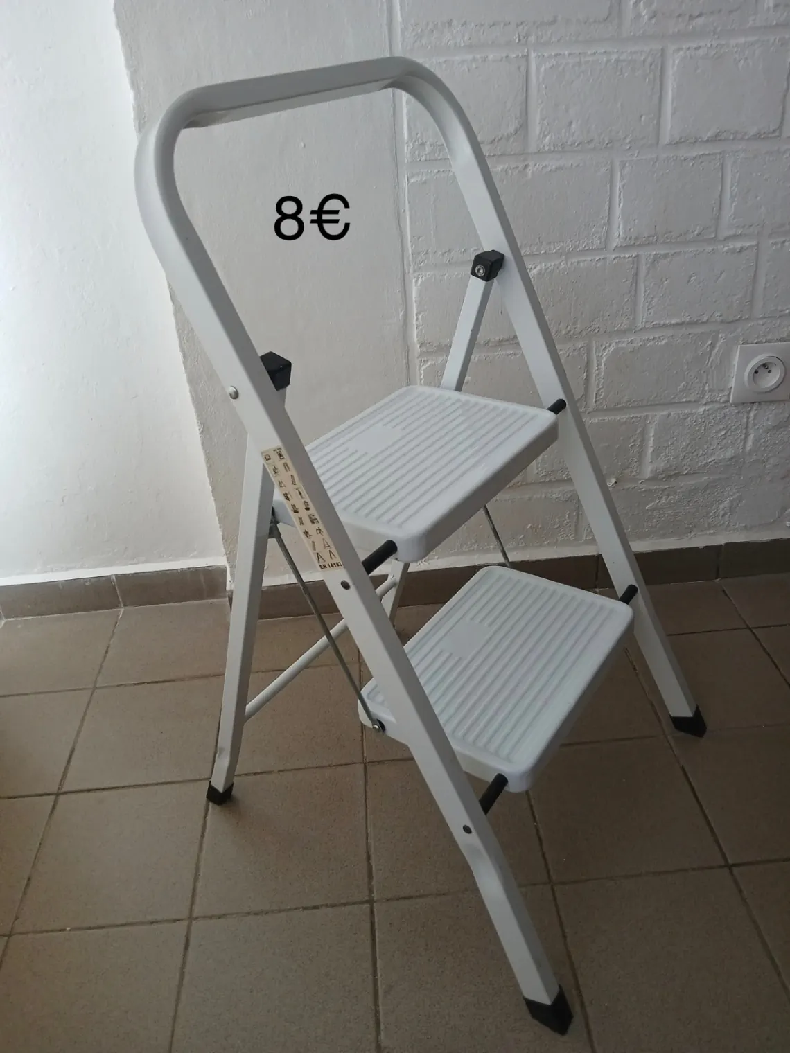 Photo 2/3 — Photo de l'annonce : Escabeau et séchoir linge — Mamoudzou · Centre (Maison)