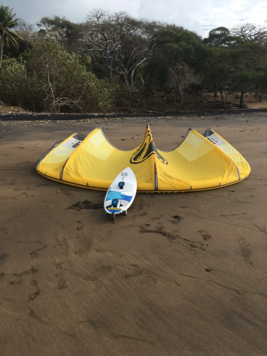 Photo 2/3 — Photo de l'annonce : Lot de matériel de kitesurf — Sada (Loisirs)