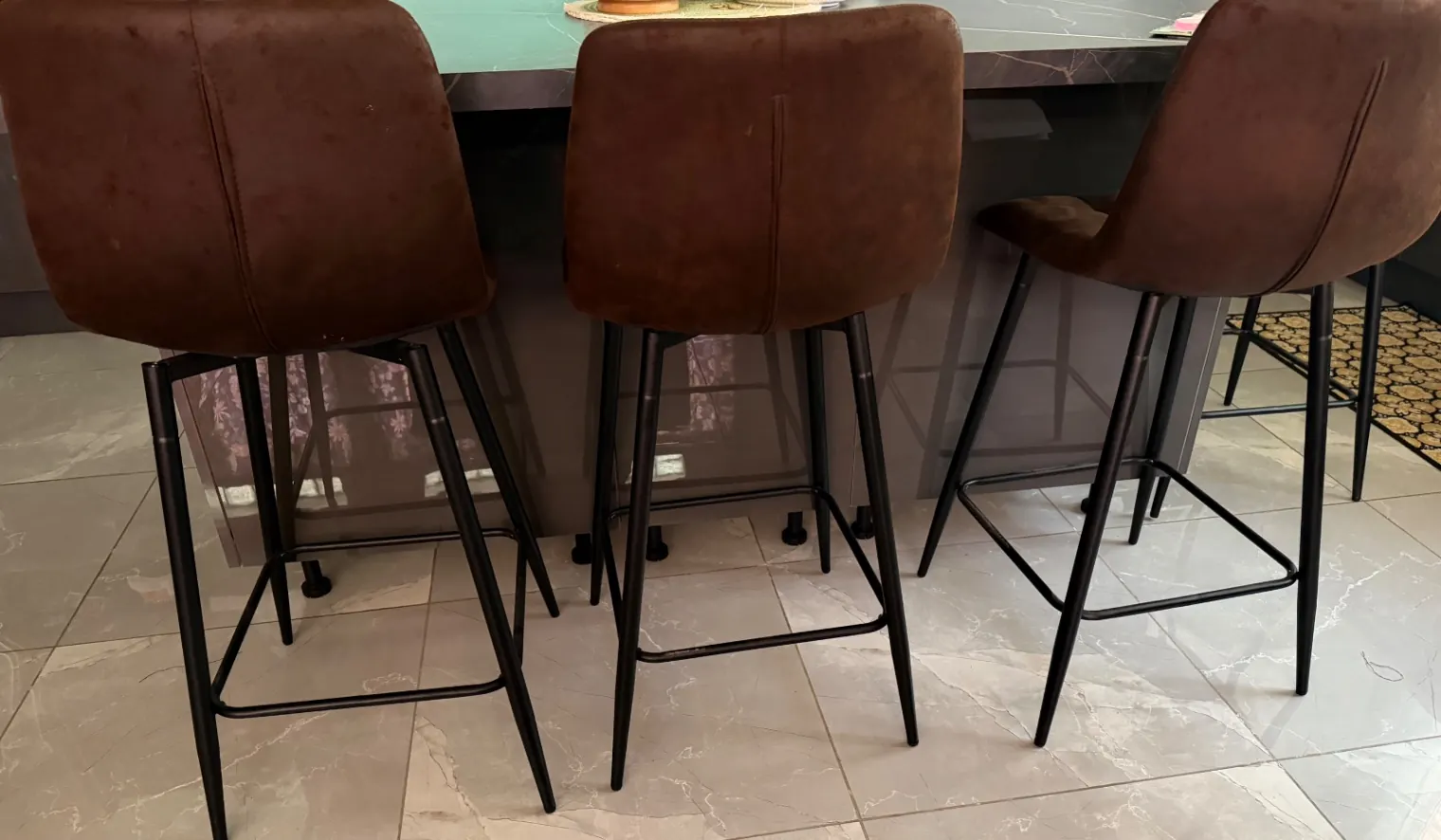 Photo 2/3 — Photo de l'annonce : 4 chaises bar — Mamoudzou (Maison)