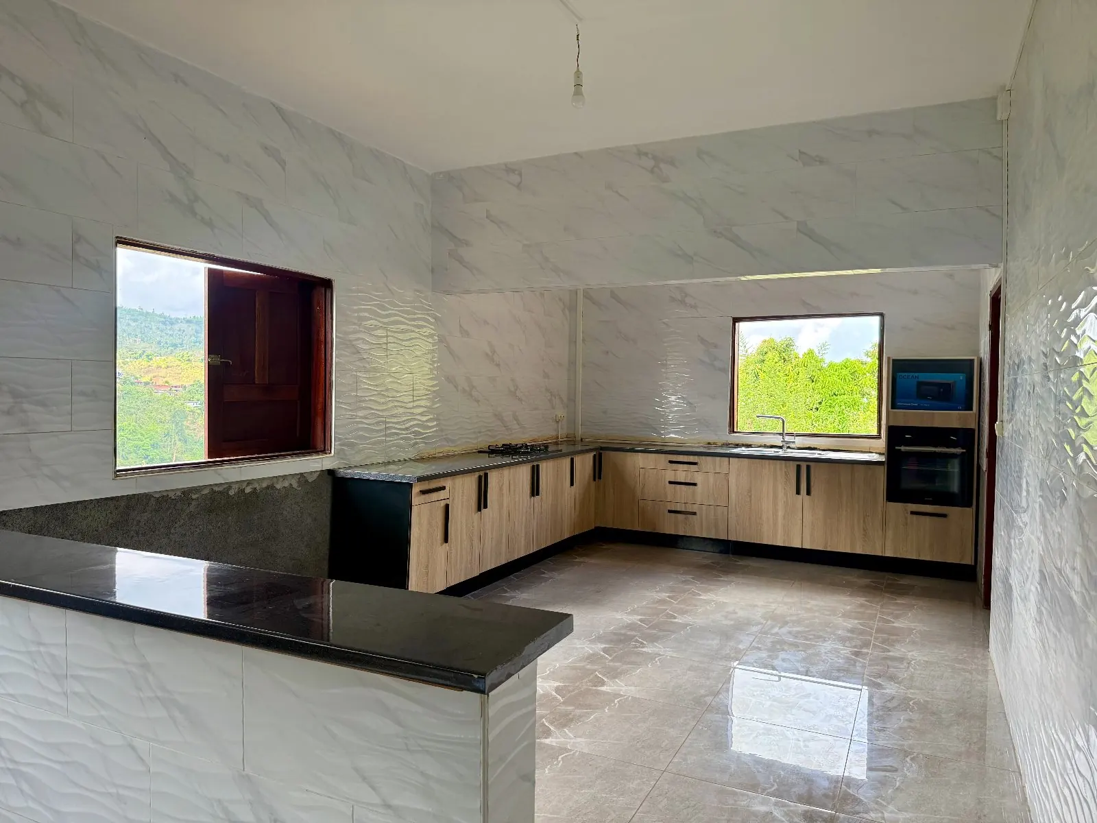 Photo 2/3 — Photo de l'annonce : Maison T3 non meublée de 115 m2 avec vue dégagée - Hauts de Chiconi — Chiconi (Immobilier)
