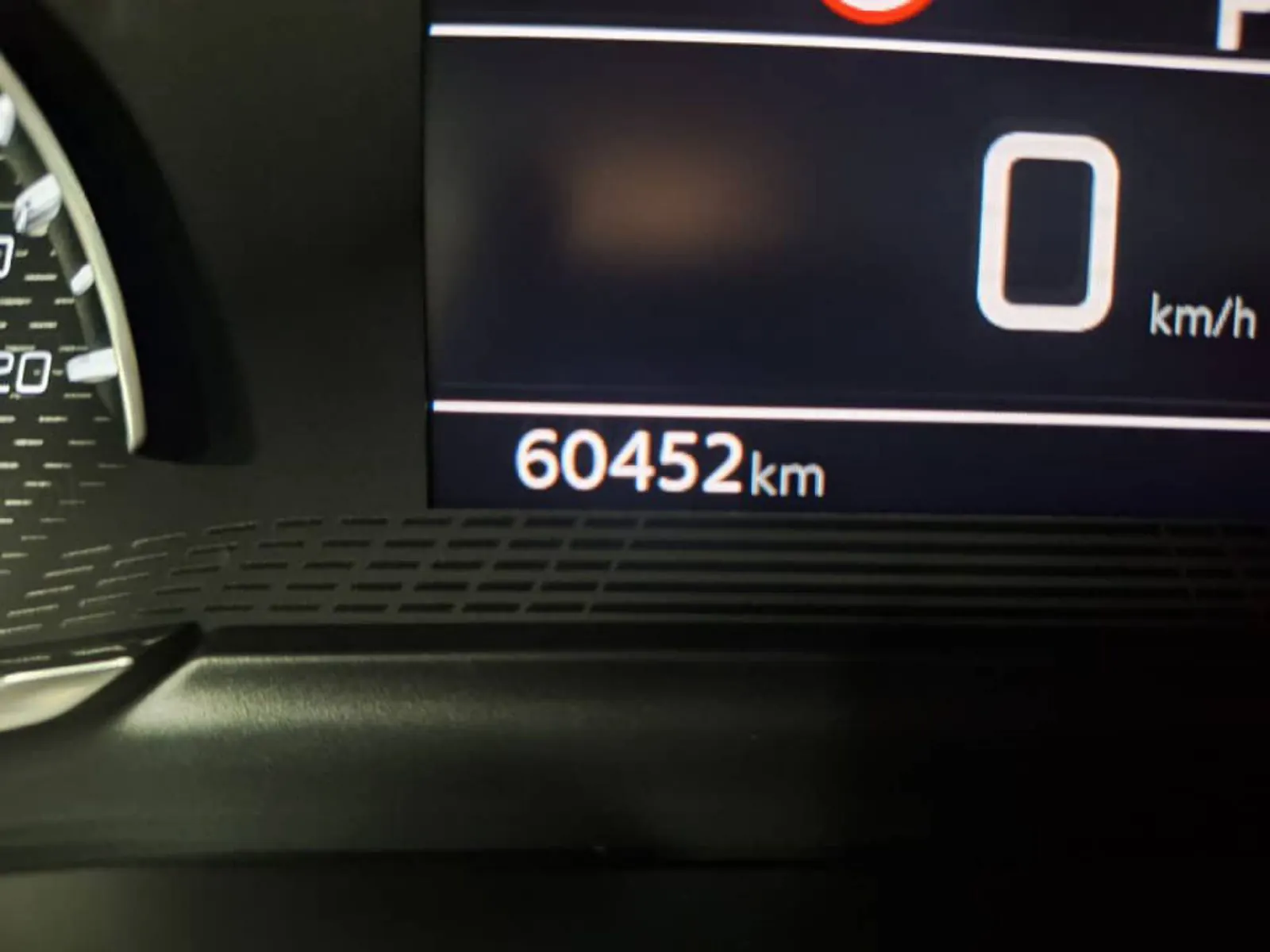 Photo 3/3 — Photo de l'annonce : Peugeot 208 1.2i — Dzaoudzi · Dzaoudzi-Rocher (Véhicules)