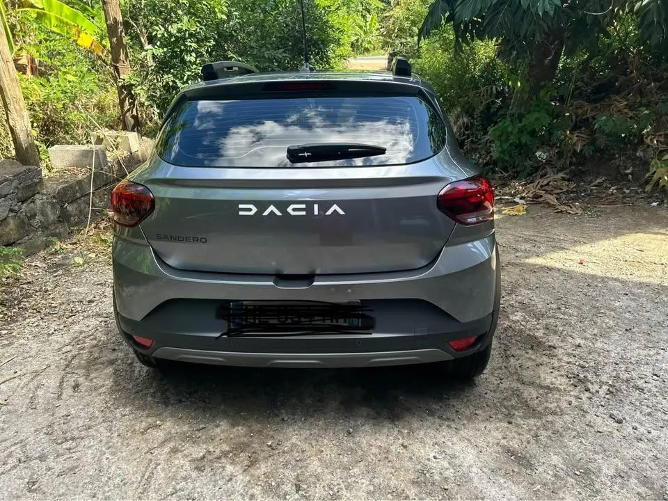 Photo 3/3 — Photo de l'annonce : Dacia Sandero Stepway — Boueni (Véhicules)