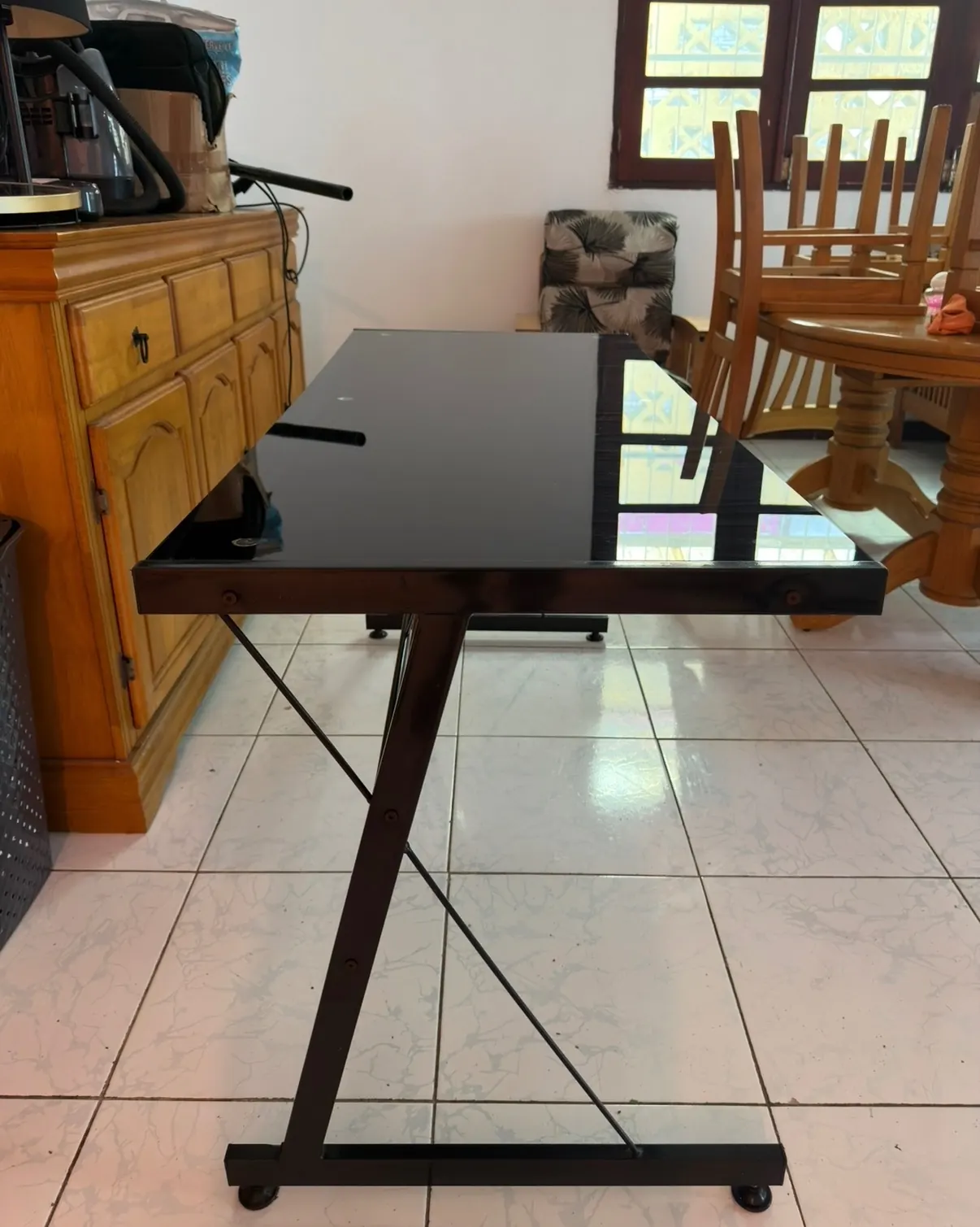Photo 2/3 — Photo de l'annonce : Bureau en verre — Pamandzi (Maison)