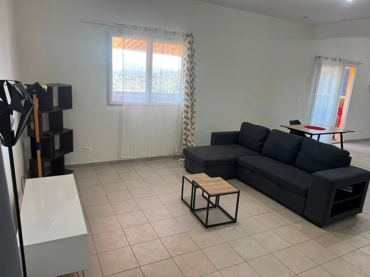 Photo 2/3 — Photo de l'annonce : T3 meublé — Tsingoni (Maison)