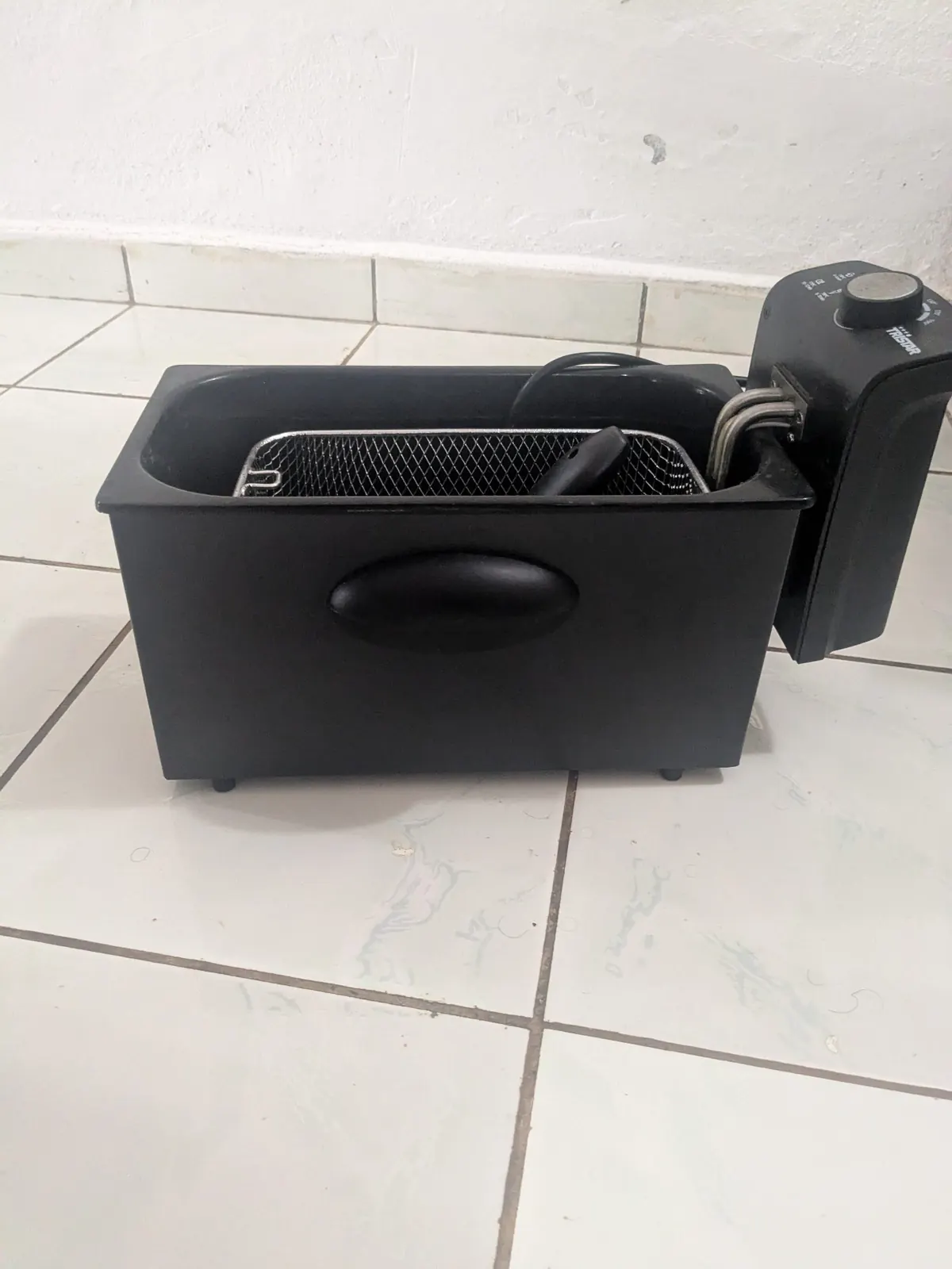 Photo 2/3 — Photo de l'annonce : Friteuse 3 L — Bandrele (Maison)