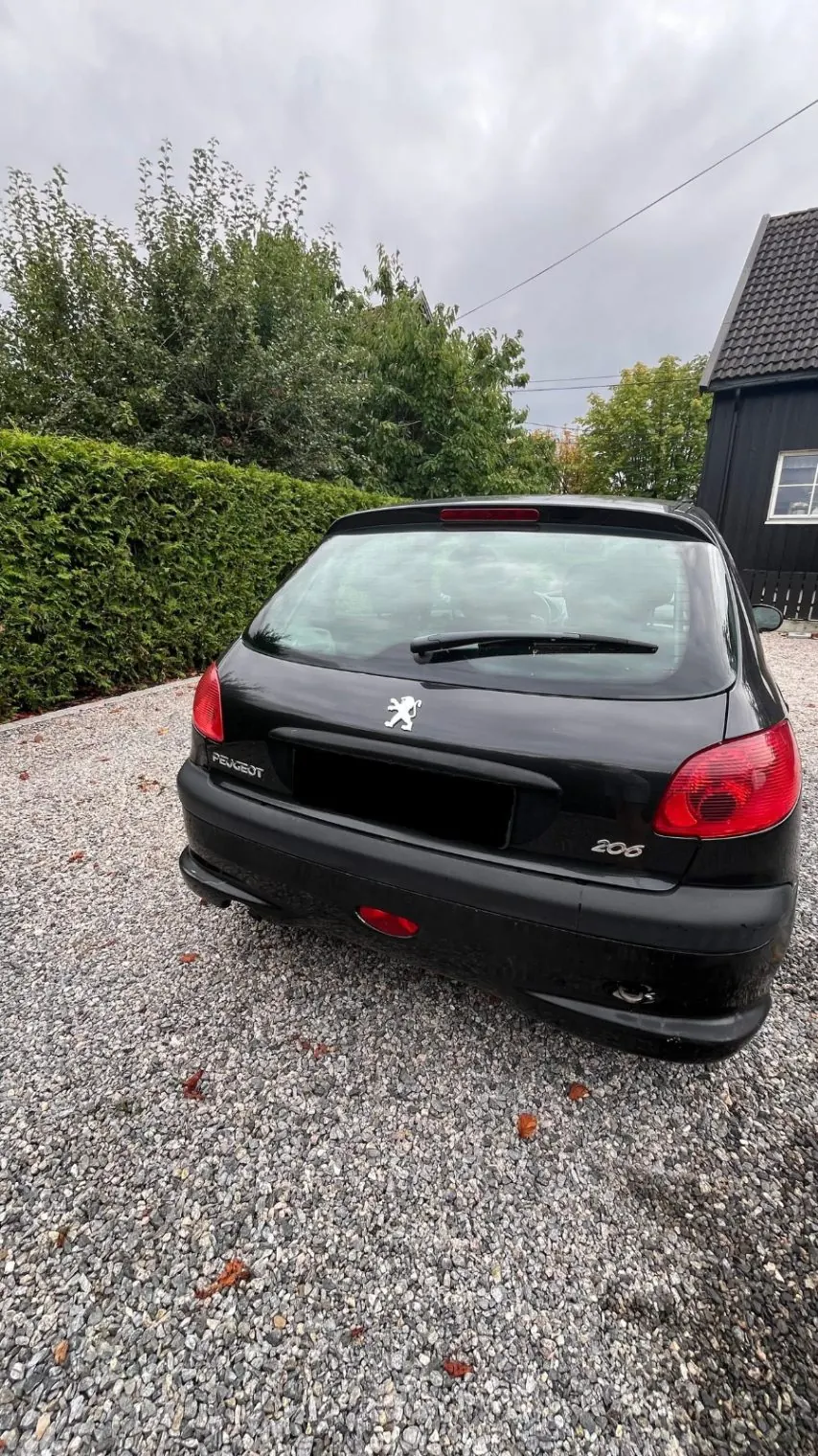 Photo 2/3 — Photo de l'annonce : Peugeot 206 1.4 XT automatique — Mamoudzou (Véhicules)