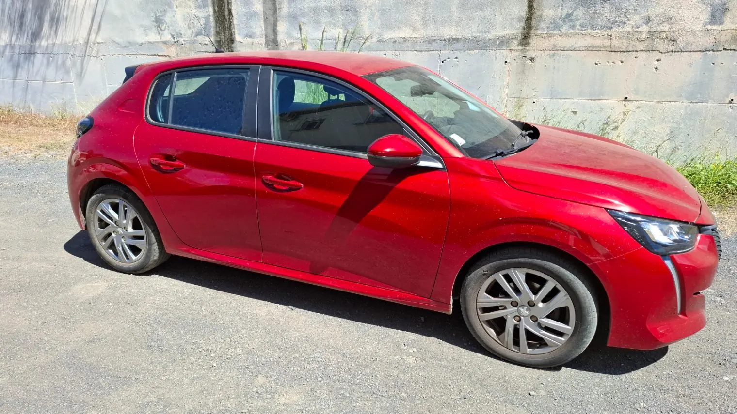 Photo 2/3 — Photo de l'annonce : PEUGEOT 208 ACTIVE1.2 — Mamoudzou · Kawéni (Véhicules)