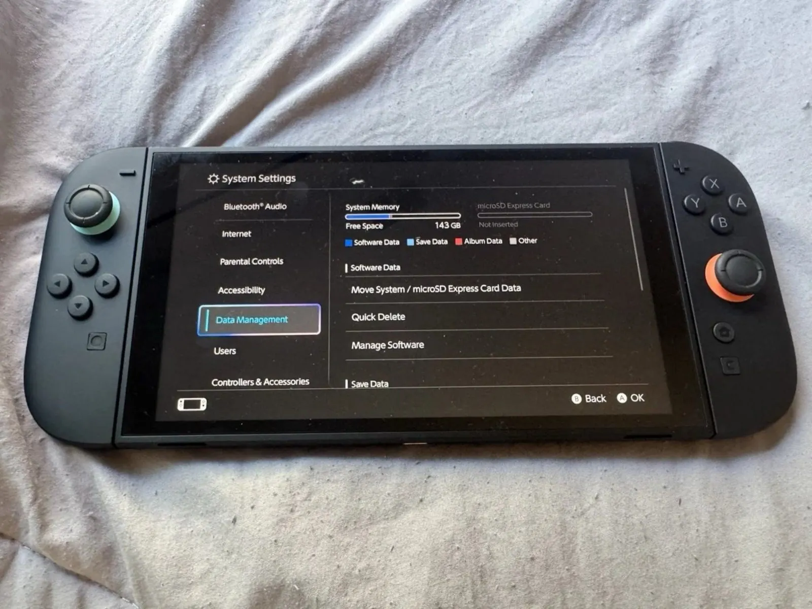 Photo 2/3 — Photo de l'annonce : Nitindo switch 2 packs complet avec deux manettes — Dzaoudzi · Dzaoudzi-Rocher (Multimédia)