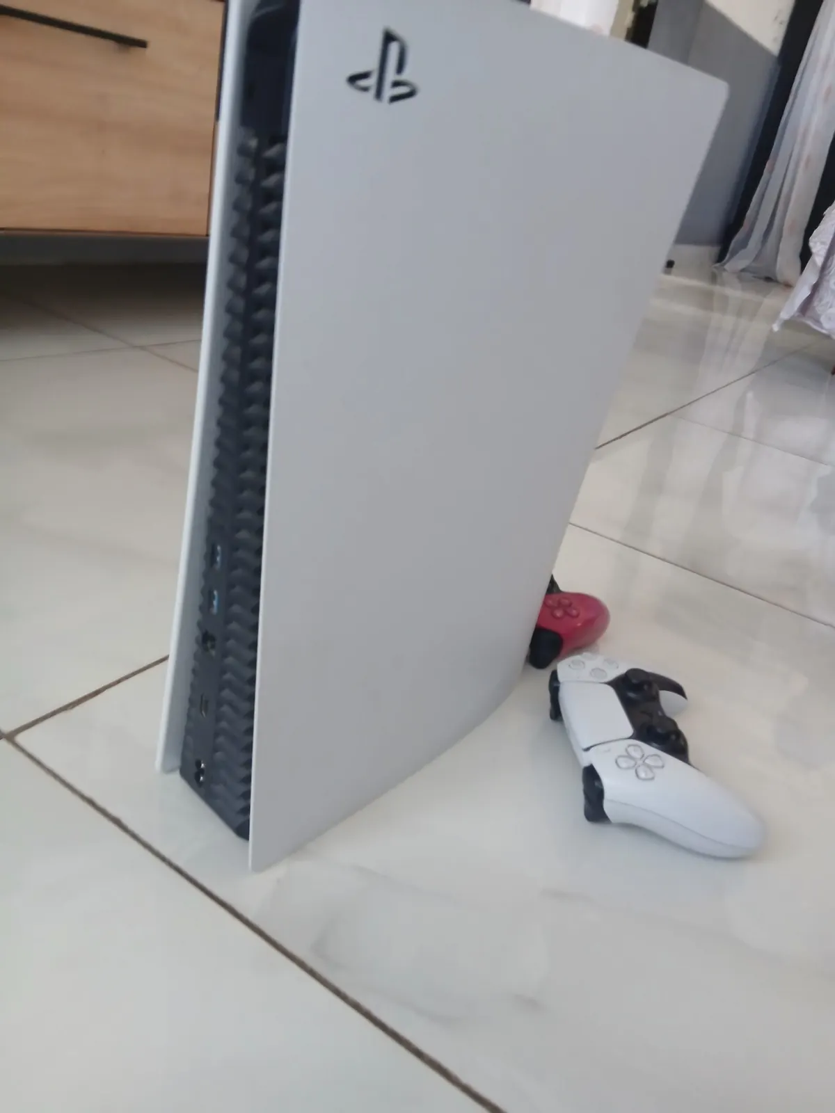 Photo 3/3 — Photo de l'annonce : Une PS5 — Acoua (Multimédia)