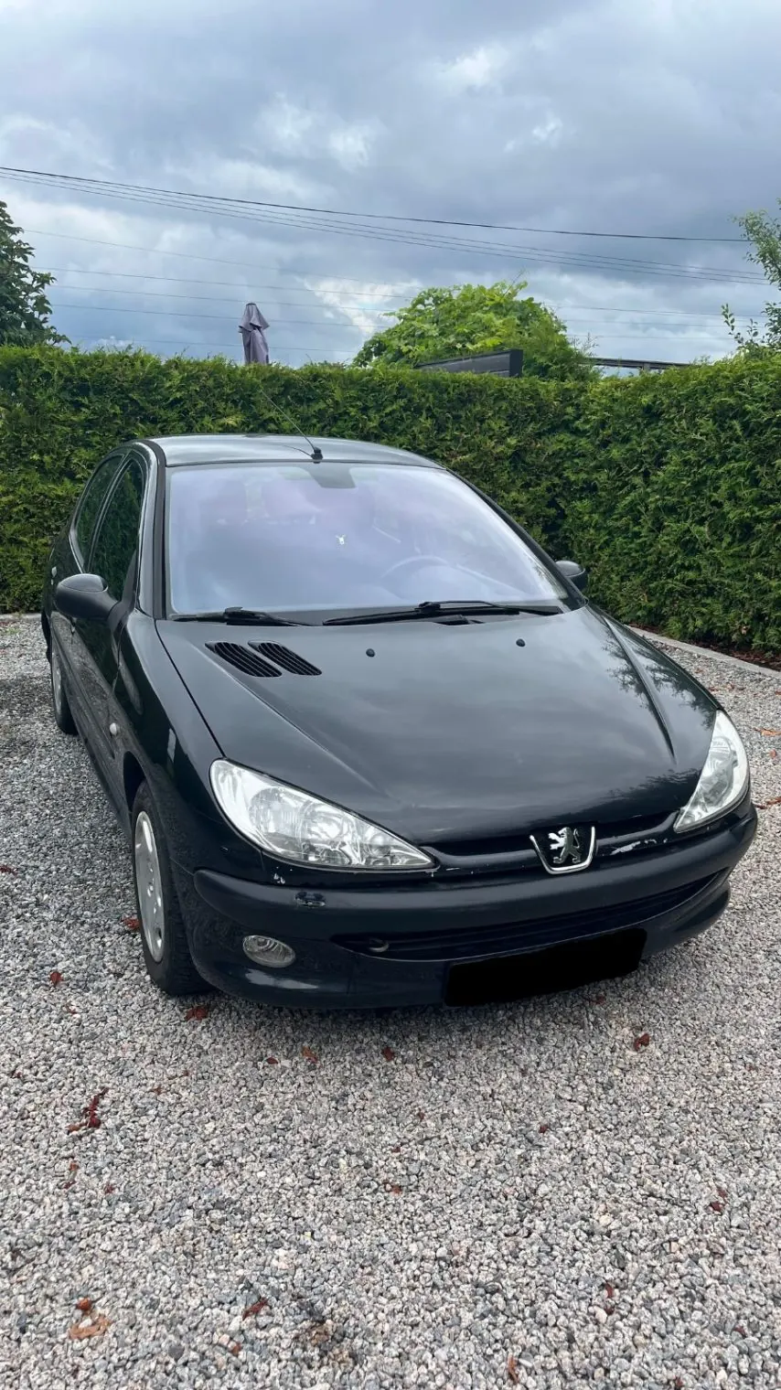 Photo 3/3 — Photo de l'annonce : Peugeot 206 1.4 XT automatique — Mamoudzou (Véhicules)
