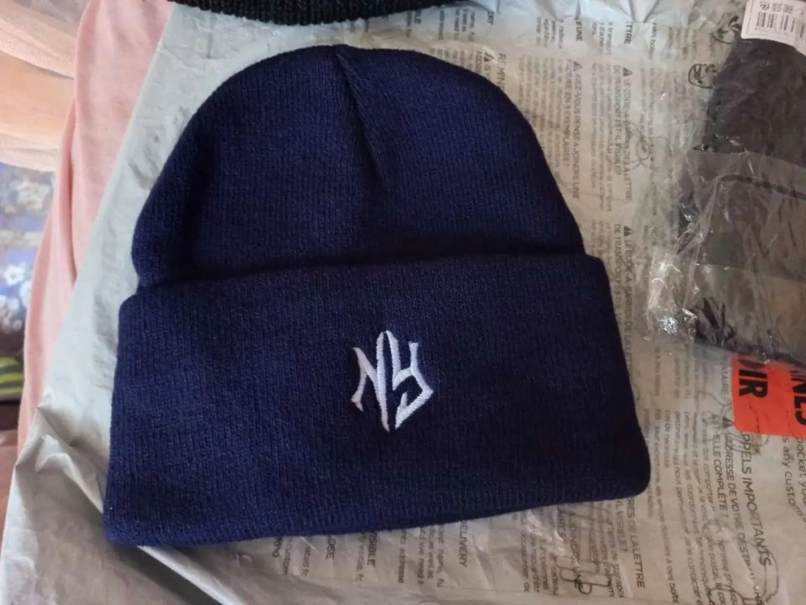 Photo 3/3 — Photo de l'annonce : Bonnet bleu et noir — Chirongui (Mode)